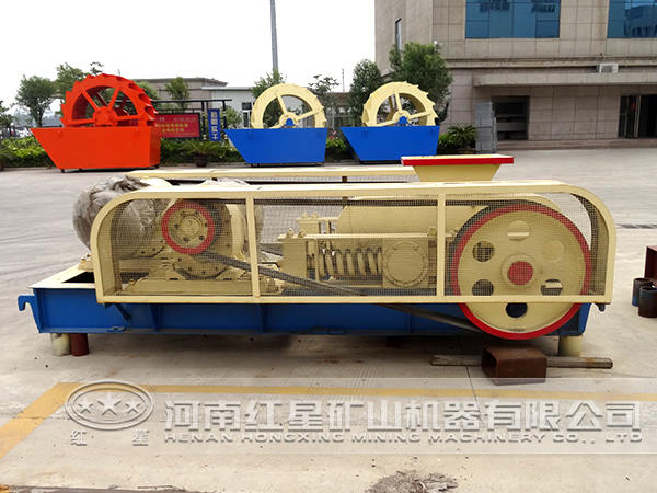 鐵礦石對(duì)輥式破碎機(jī)