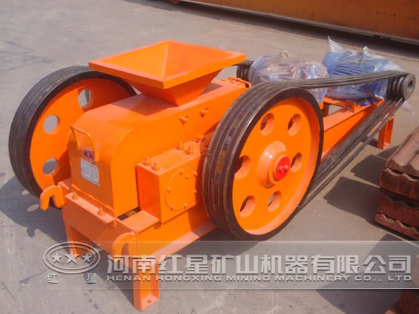 鐵礦石對(duì)輥式破碎機(jī)