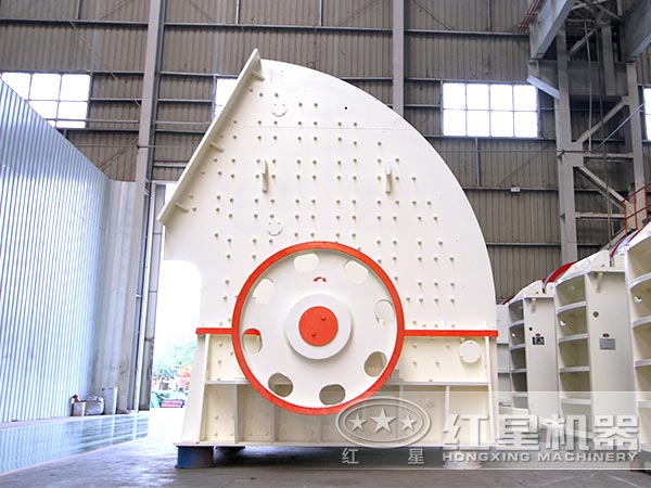 破碎青石的重錘式破碎機(jī)多少錢？哪個(gè)廠家好
