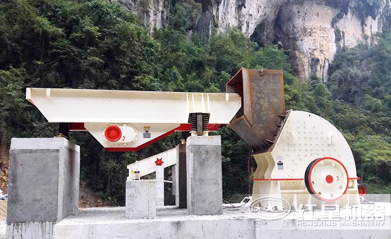 錘式打沙機(jī)作業(yè)現(xiàn)場(chǎng)